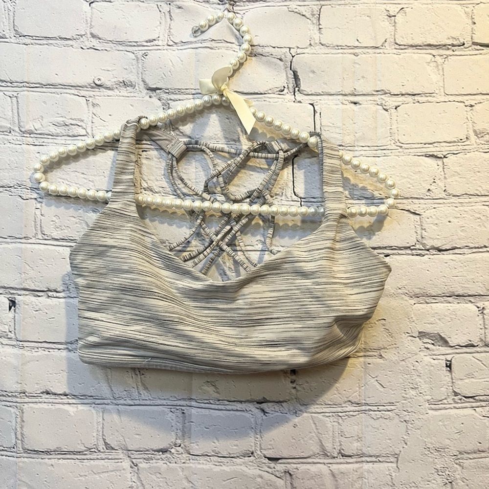 LULULEMON Free To Be Bra (Wild)
Wee Are From Space Nimbus Battleship SIZ… - Picture 5 of 11